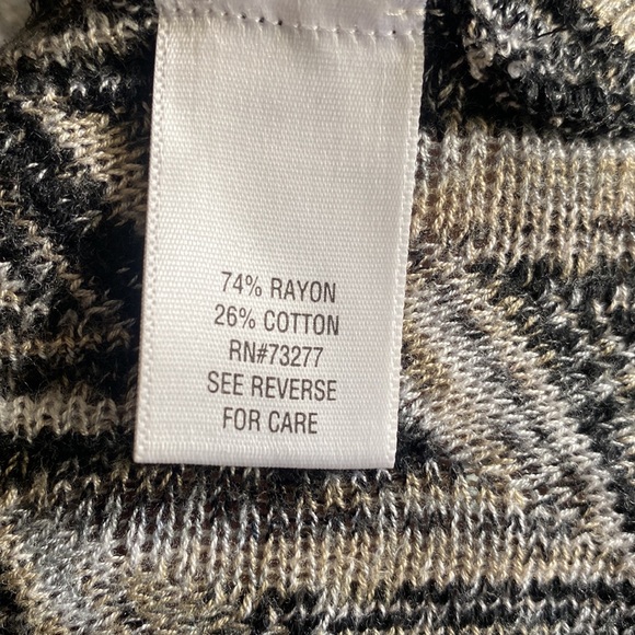 Dana Buchman 3/4 sleeve Chevron Sweater - Picture 3 of 6